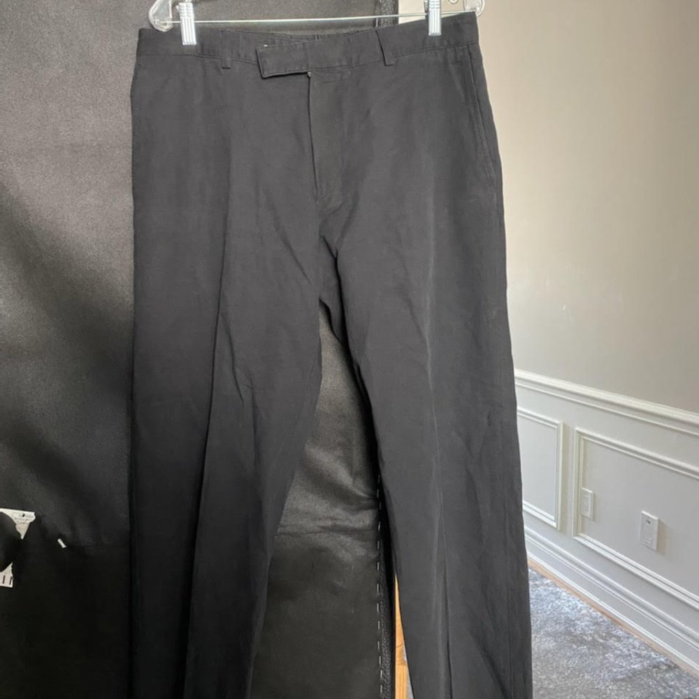 HUGO BOSS MEN'S PANTS.